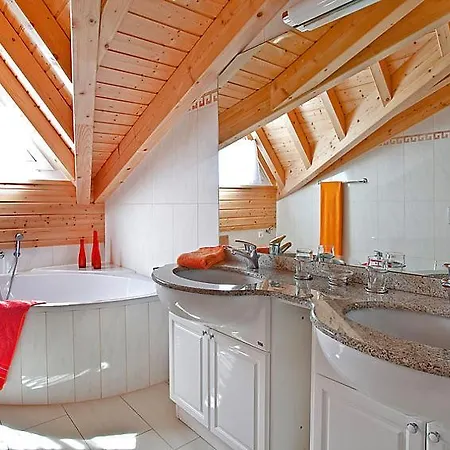Sleeps 6 Wifi Leukerbad